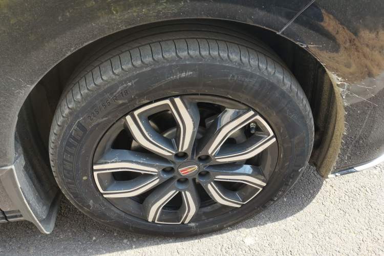 Used Hongqi HQ9 2023 2.0T Smart Connect Flagship Edition Right Front Wheel Hub