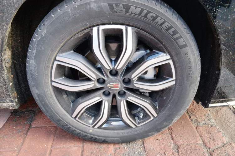 Used Hongqi HQ9 2023 2.0T Smart Connect Flagship Edition Right Front Wheel Hub