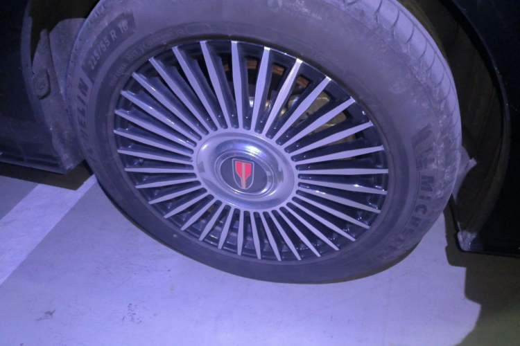 Used Hongqi HQ9 2023 2.0T Smart Connect Flagship Edition Right Front Wheel Hub