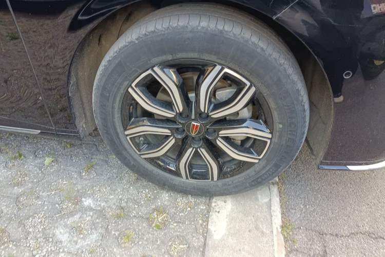 Used Hongqi HQ9 2023 2.0T Smart Connect Flagship Edition Right Front Wheel Hub