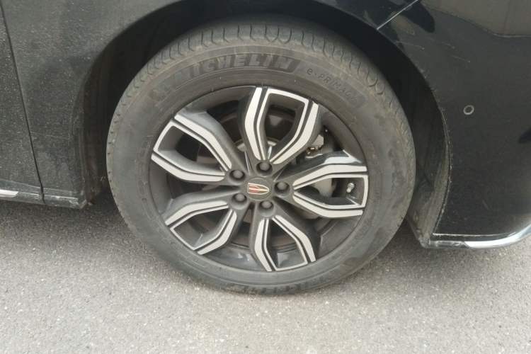 Used Hongqi HQ9 2023 2.0T Smart Connect Flagship Edition Right Front Wheel Hub