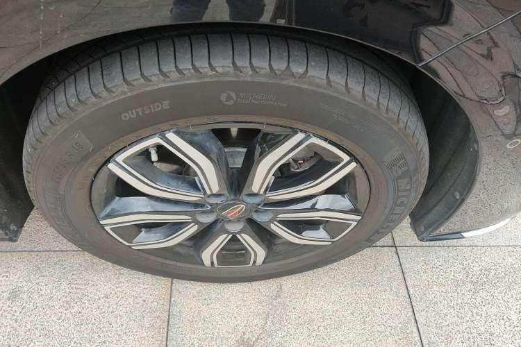 Used Hongqi HQ9 2023 2.0T Smart Connect Flagship Edition Right Front Wheel Hub