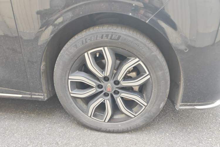 Used Hongqi HQ9 2023 2.0T Smart Connect Flagship Edition Right Front Wheel Hub