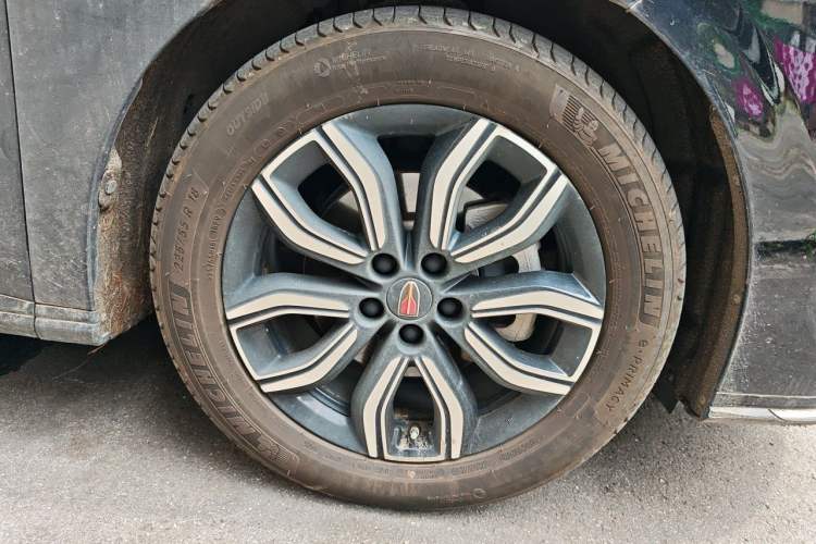 Used Hongqi HQ9 2023 2.0T Smart Connect Flagship Edition Right Front Wheel Hub