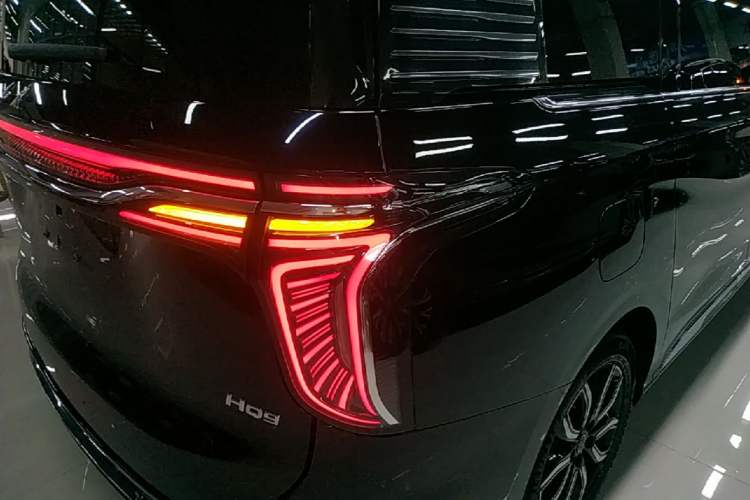Used Hongqi HQ9 2023 2.0T Smart Connect Flagship Edition Right Rear Taillight