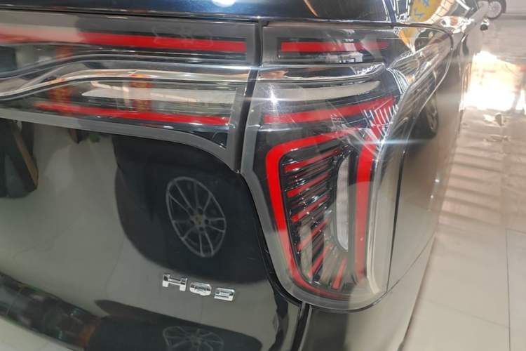 Used Hongqi HQ9 2023 2.0T Smart Connect Flagship Edition Right Rear Taillight