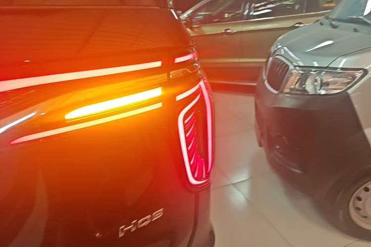 Used Hongqi HQ9 2023 2.0T Smart Connect Flagship Edition Right Rear Taillight