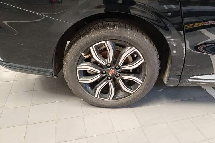 Used Hongqi HQ9 2023 2.0T Smart Connect Flagship Edition Right Rear Wheel Hub