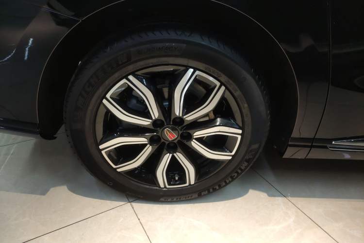 Used Hongqi HQ9 2023 2.0T Smart Connect Flagship Edition Right Rear Wheel Hub