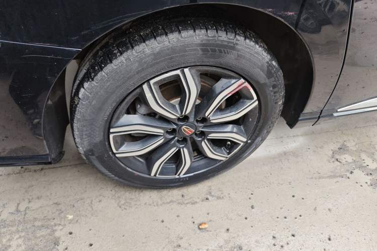 Used Hongqi HQ9 2023 2.0T Smart Connect Flagship Edition Right Rear Wheel Hub