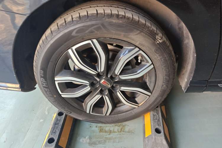 Used Hongqi HQ9 2023 2.0T Smart Connect Flagship Edition Right Rear Wheel Hub