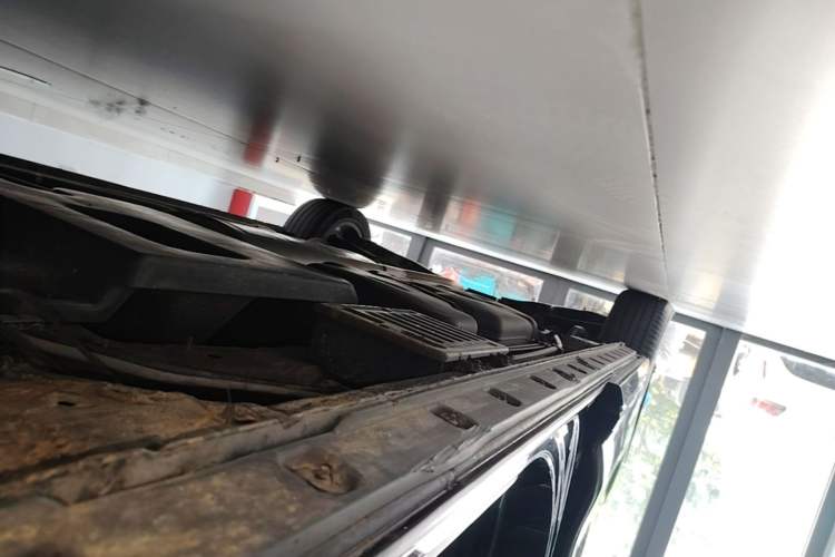 Used Hongqi HQ9 2023 2.0T Smart Connect Flagship Edition Right Side Sill