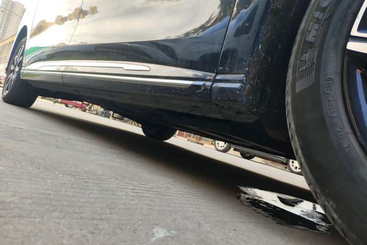 Used Hongqi HQ9 2023 2.0T Smart Connect Flagship Edition Right Side Sill