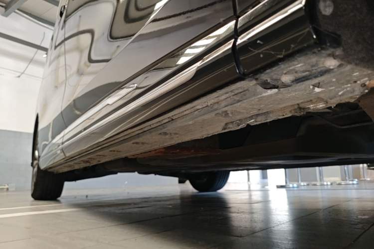 Used Hongqi HQ9 2023 2.0T Smart Connect Flagship Edition Right Side Sill
