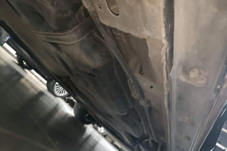 Used Hongqi HQ9 2023 2.0T Smart Connect Flagship Edition Right Side Sill