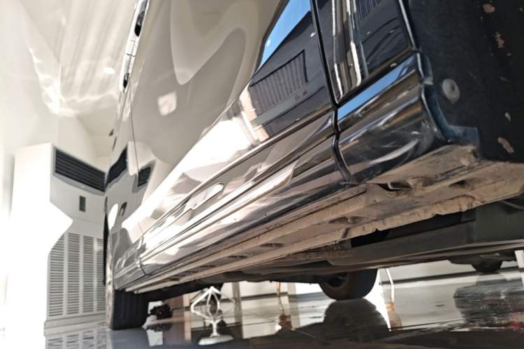Used Hongqi HQ9 2023 2.0T Smart Connect Flagship Edition Right Side Sill