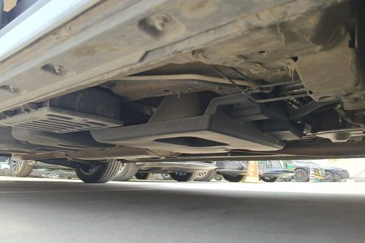 Used Hongqi HQ9 2023 2.0T Smart Connect Flagship Edition Right Side Sill