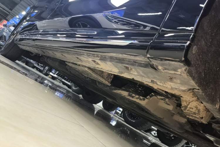Used Hongqi HQ9 2023 2.0T Smart Connect Flagship Edition Right Side Sill