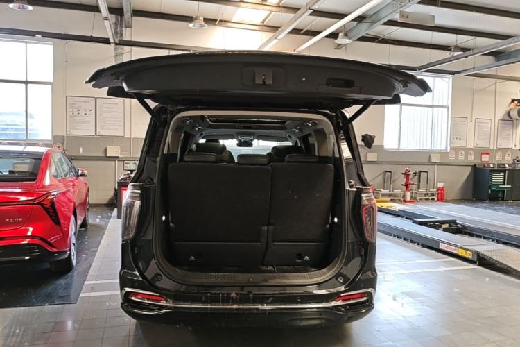 Used Hongqi HQ9 2023 2.0T Smart Connect Flagship Edition Trunk