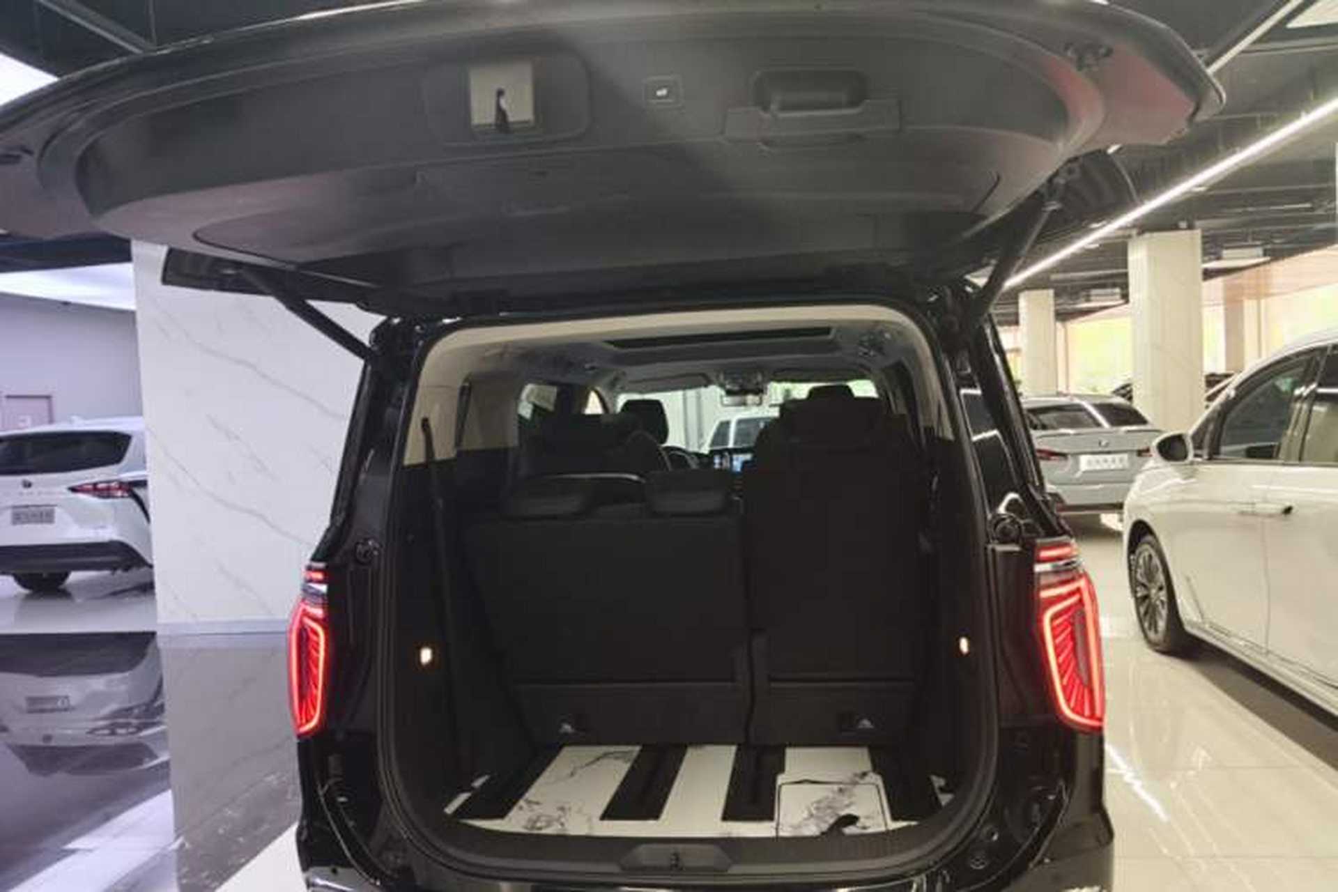 Used Hongqi HQ9 2023 2.0T Smart Connect Flagship Edition Trunk