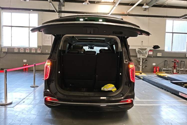 Used Hongqi HQ9 2023 2.0T Smart Connect Flagship Edition Trunk