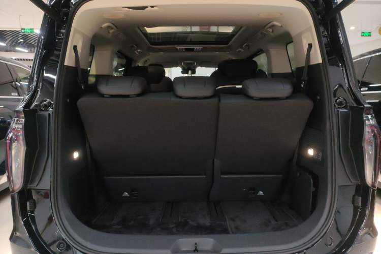 Used Hongqi HQ9 2023 2.0T Smart Connect Flagship Edition Trunk