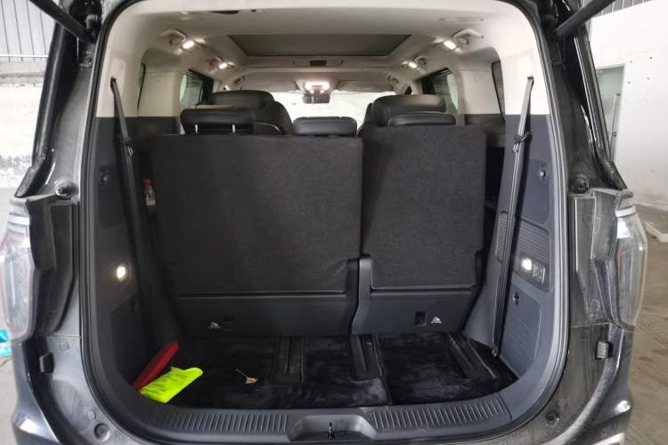 Used Hongqi HQ9 2023 2.0T Smart Connect Flagship Edition Trunk
