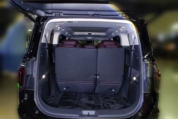 Used Hongqi HQ9 2023 2.0T Smart Connect Flagship Edition Trunk