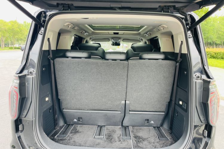Used Hongqi HQ9 2023 2.0T Smart Connect Flagship Edition Trunk