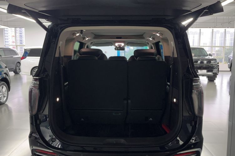 Used Hongqi HQ9 2023 2.0T Smart Connect Flagship Edition Trunk