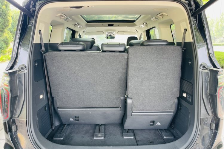 Used Hongqi HQ9 2023 2.0T Smart Connect Flagship Edition Trunk