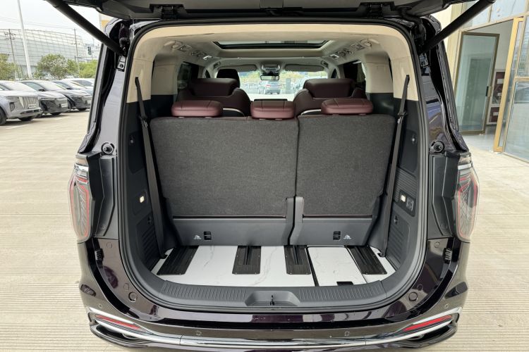 Used Hongqi HQ9 2023 2.0T Smart Connect Flagship Edition Trunk
