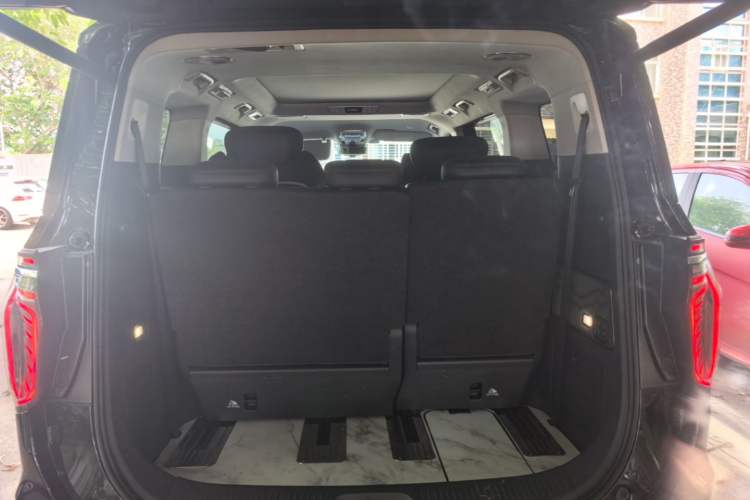 Used Hongqi HQ9 2023 2.0T Smart Connect Flagship Edition Trunk