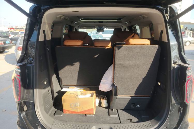 Used Hongqi HQ9 2023 2.0T Smart Connect Flagship Edition Trunk