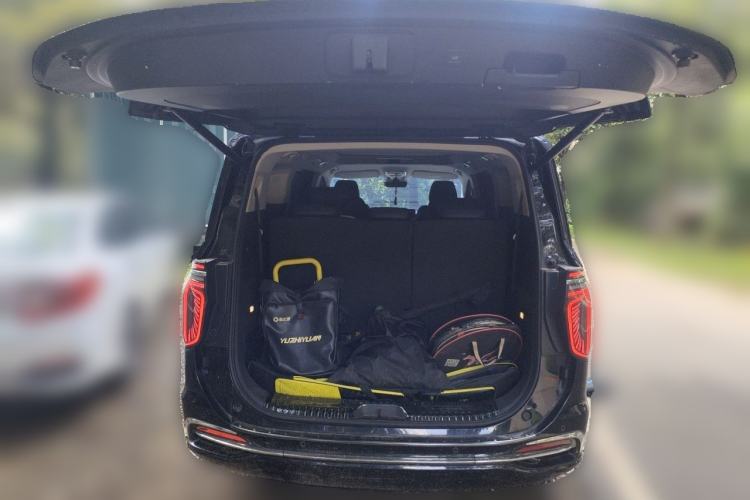 Used Hongqi HQ9 2023 2.0T Smart Connect Flagship Edition Trunk