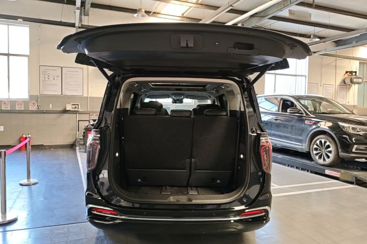 Used Hongqi HQ9 2023 2.0T Smart Connect Flagship Edition Trunk