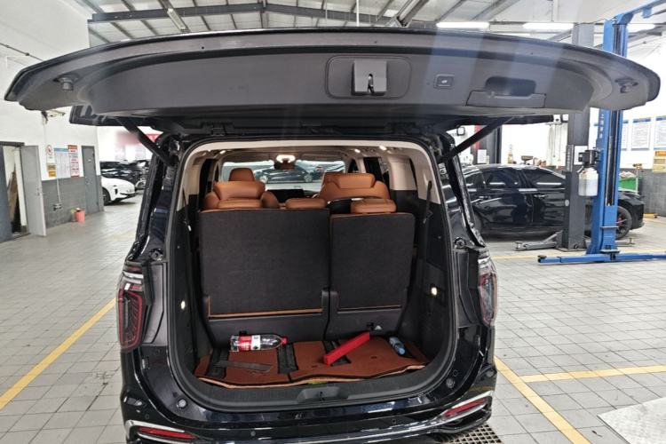 Used Hongqi HQ9 2023 2.0T Smart Connect Flagship Edition Trunk