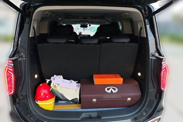Used Hongqi HQ9 2023 2.0T Smart Connect Flagship Edition Trunk
