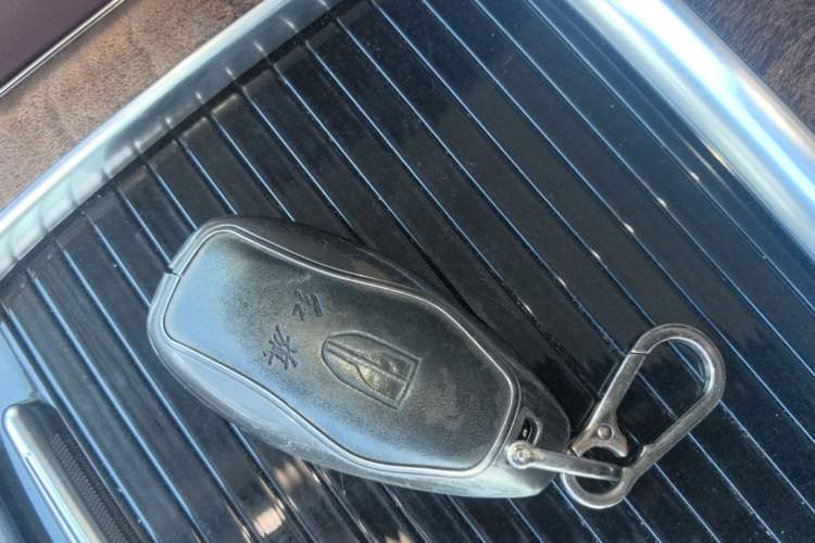 Used Hongqi HQ9 2023 2.0T Smart Connect Flagship Edition Vehicle Key