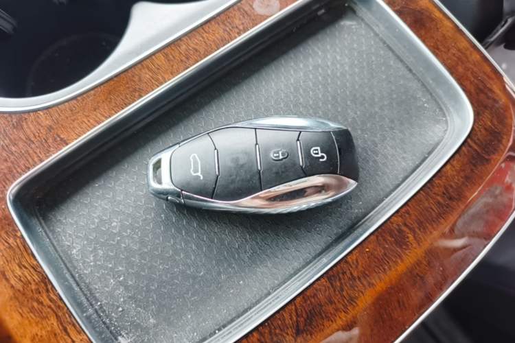 Used Hongqi HQ9 2023 2.0T Smart Connect Flagship Edition Vehicle Key