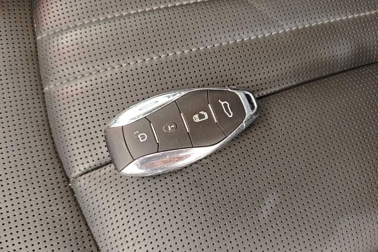 Used Hongqi HQ9 2023 2.0T Smart Connect Flagship Edition Vehicle Key