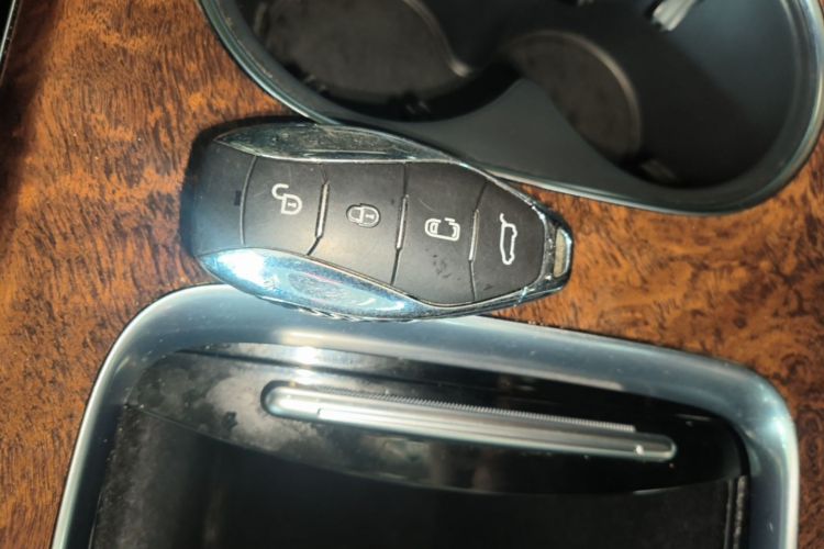 Used Hongqi HQ9 2023 2.0T Smart Connect Flagship Edition Vehicle Key