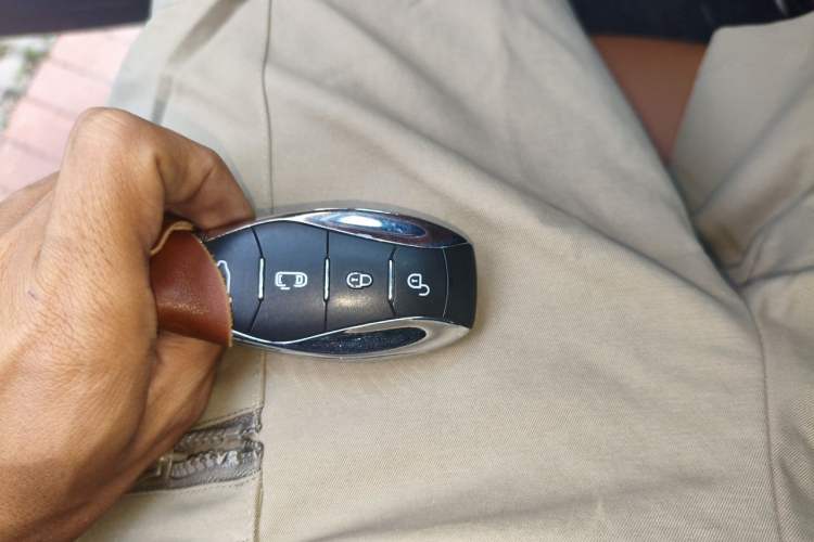 Used Hongqi HQ9 2023 2.0T Smart Connect Flagship Edition Vehicle Key