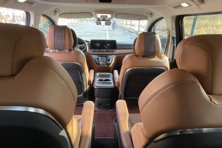 Used Hongqi HQ9 2023 2.0T Smart Connect Flagship Edition Interior 10