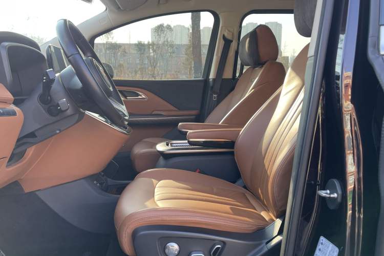Used Hongqi HQ9 2023 2.0T Smart Connect Flagship Edition Interior 2