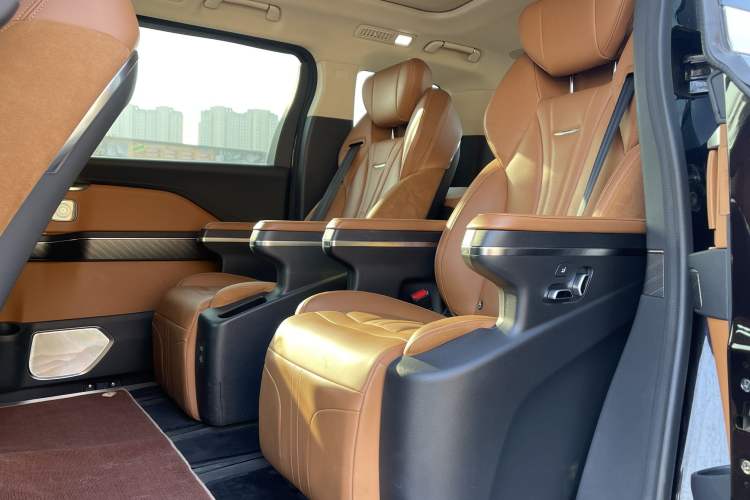 Used Hongqi HQ9 2023 2.0T Smart Connect Flagship Edition Interior 5