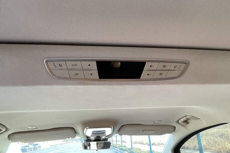 Used Hongqi HQ9 2023 2.0T Smart Connect Flagship Edition Interior 6