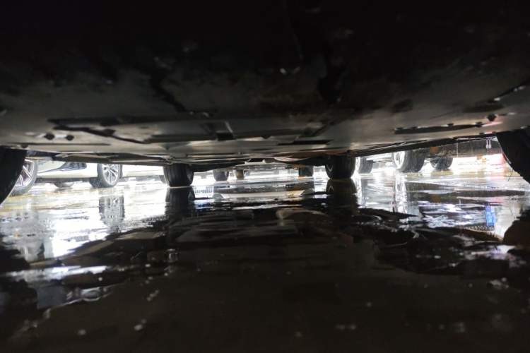 Used Hongqi HQ9 2023 2.0T Smart Connect Flagship Edition Chassis Front
