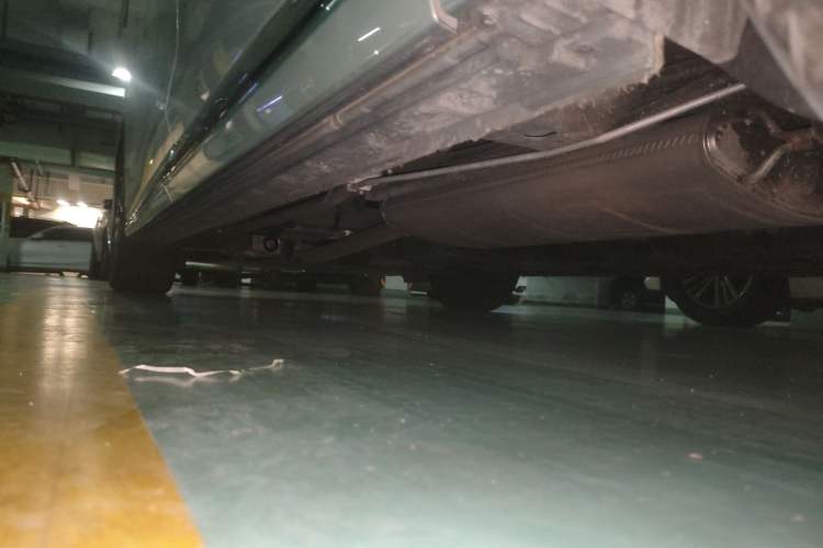 Used Hongqi HQ9 2023 2.0T Smart Connect Flagship Edition Chassis Rear Left