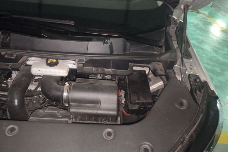 Used Hongqi HQ9 2023 2.0T Smart Connect Flagship Edition Engine Bay Left